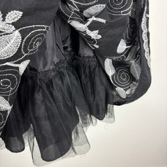 Whimsygoth Black Tulle Dress with White Floral Trim Women’s 14 Dark Romance - Picture 6 of 10